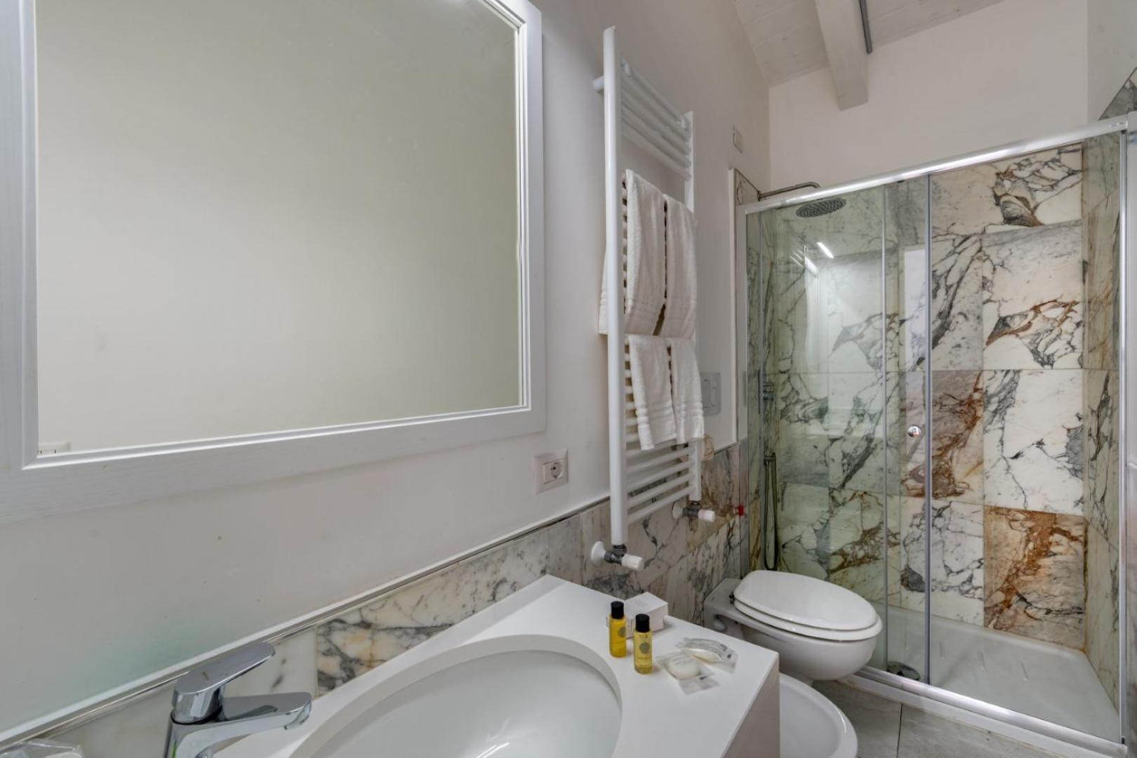 Guest house Coral White