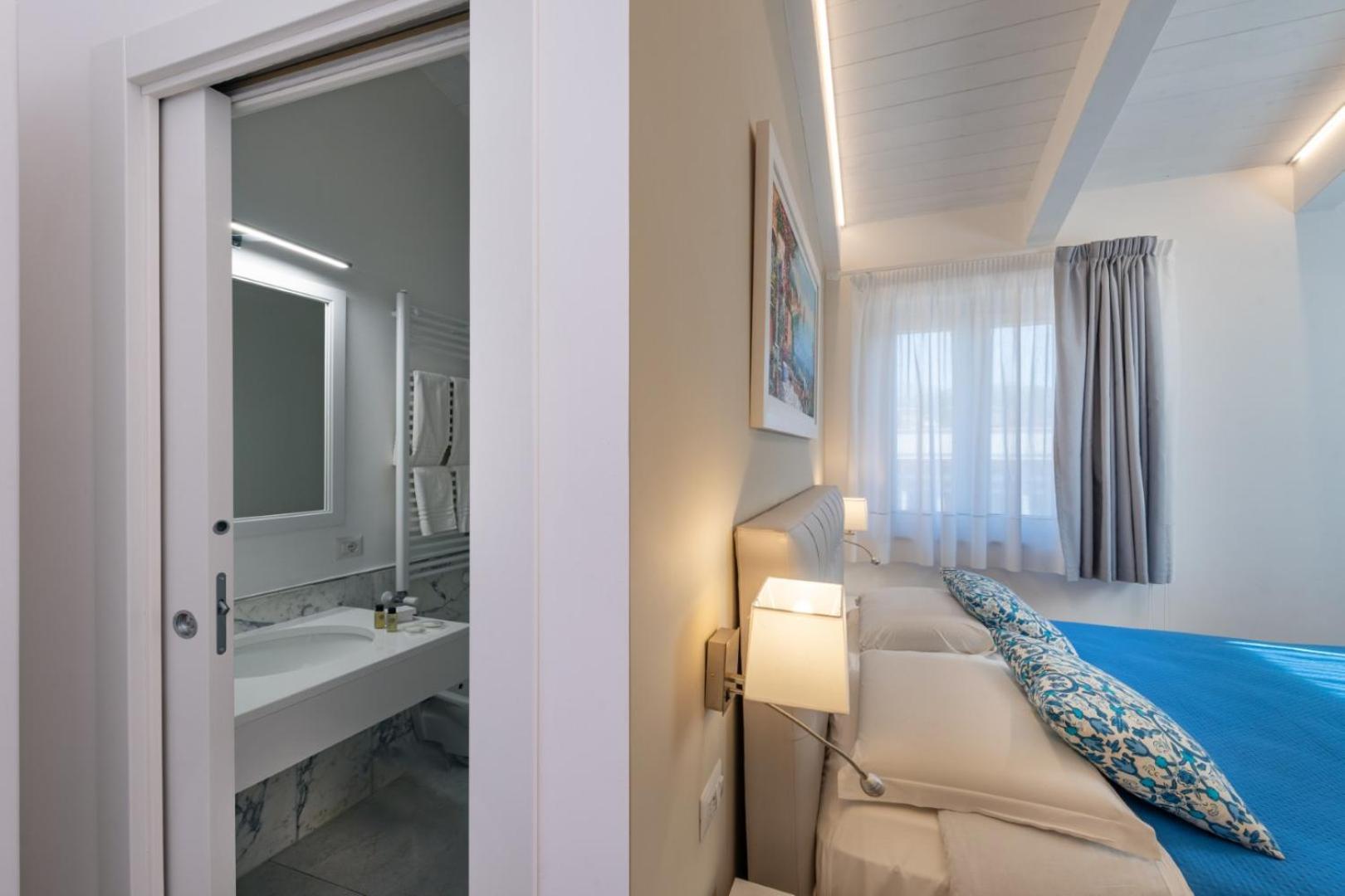 Coral White Guest house *